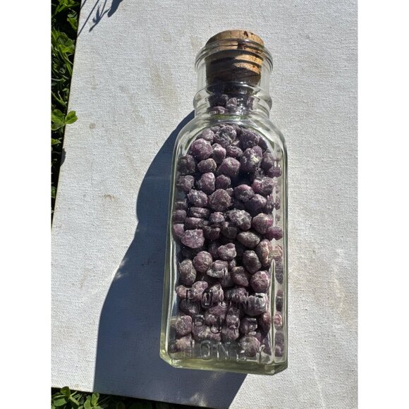 Vintage Jar of Ruby Rough Crystals - 697 grams - Picture 8 of 8